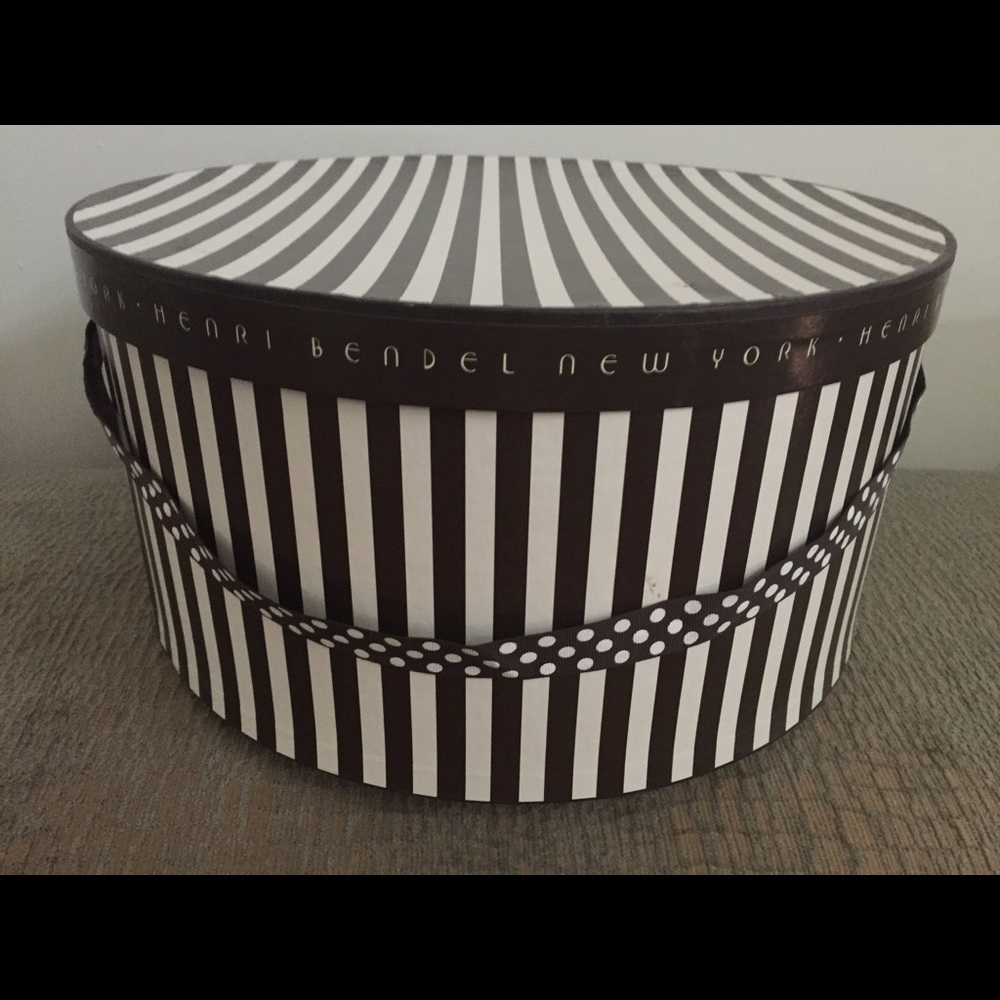 HENRI BENDEL - (2) HB HATBOXES + GIFT
